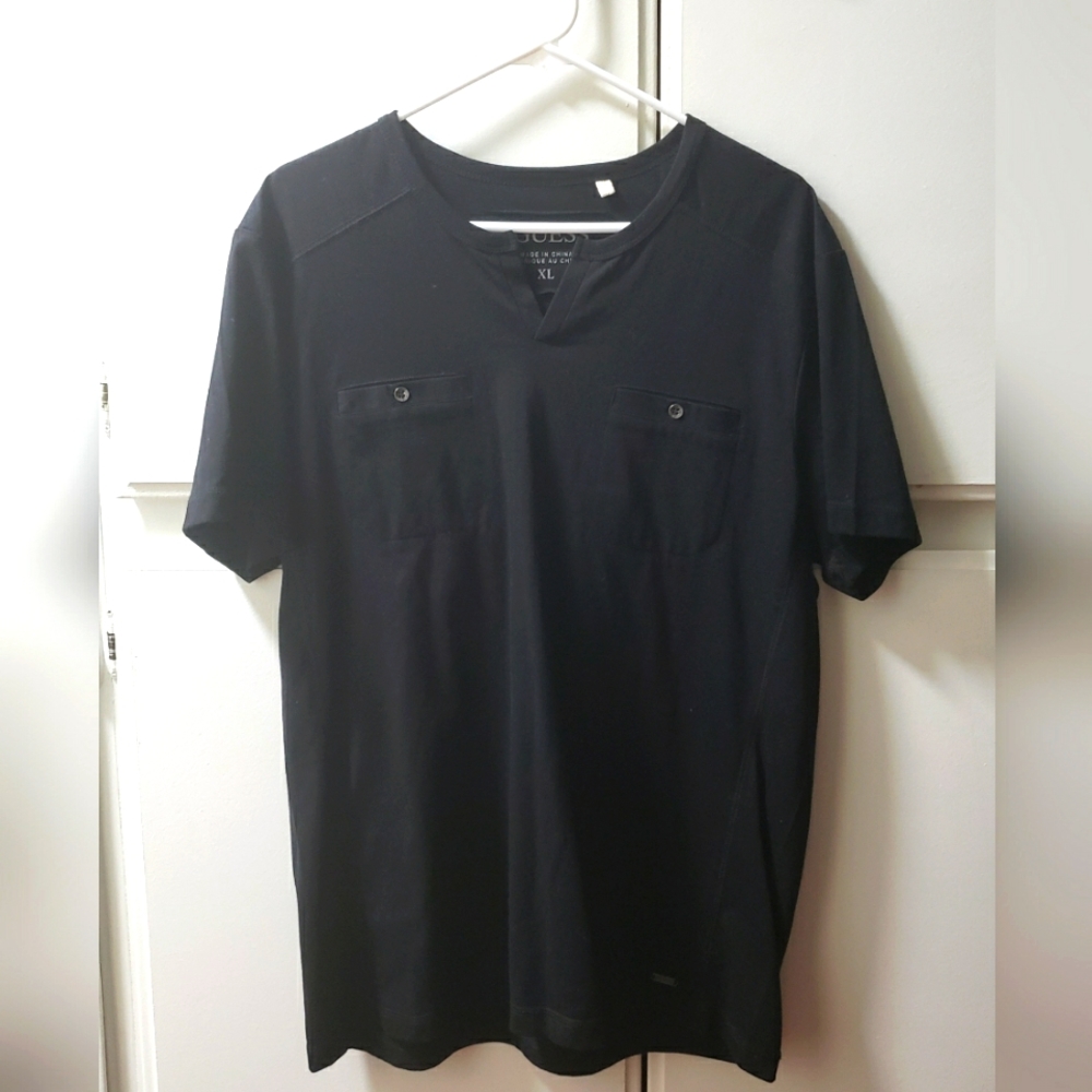 Guess Man Black Tee V-Neck 😎